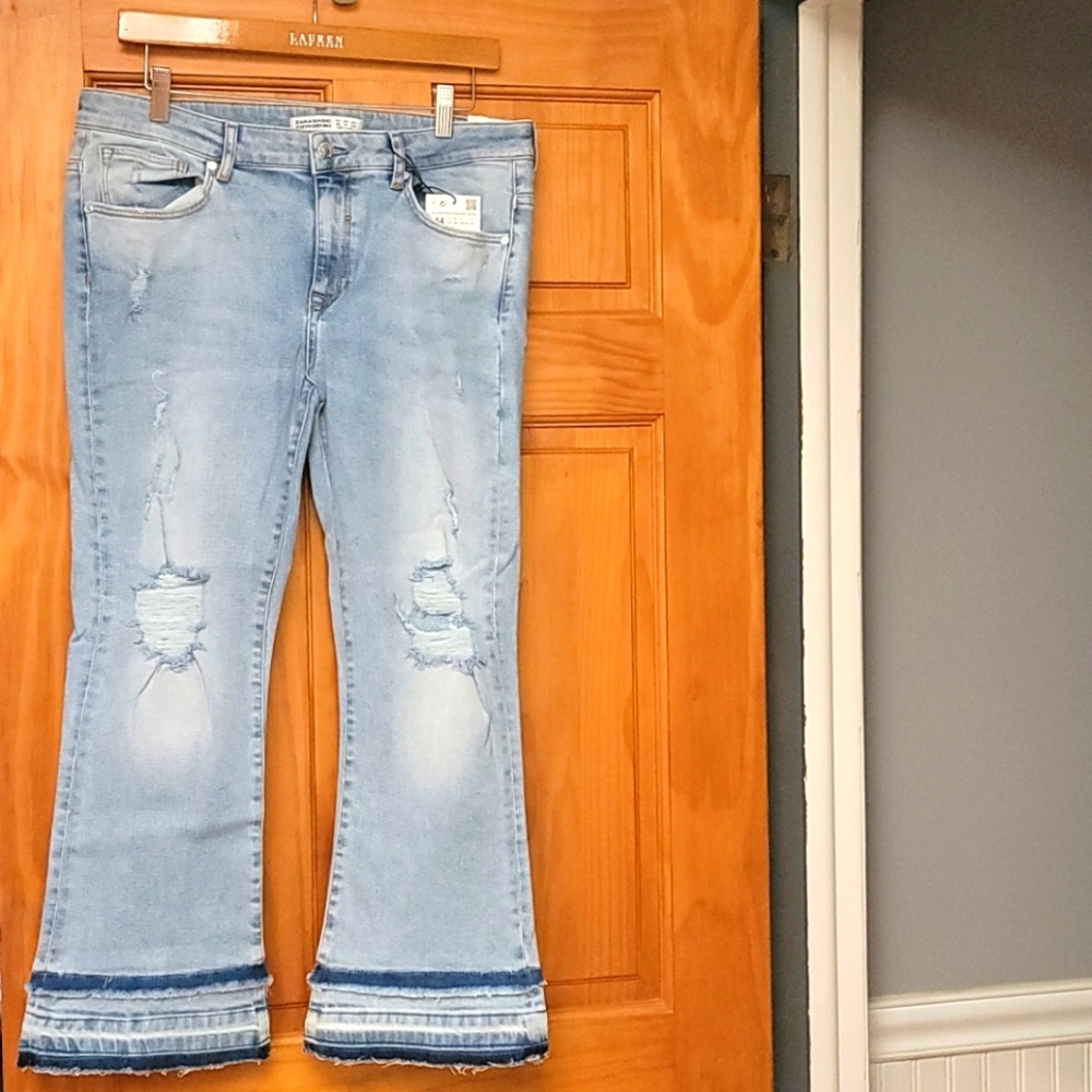 Zara size 12 US, cute kick flair jeans with detail